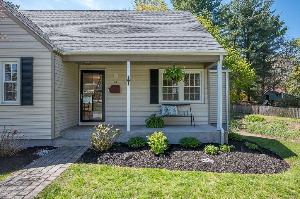 14 Knollwood Drive