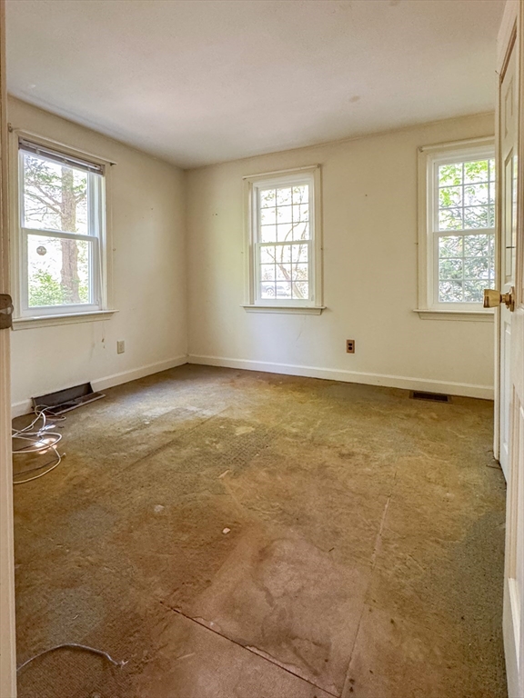 Barnstable, Massachusetts 02648, United States, 2 Bedrooms Bedrooms, ,1 BathroomBathrooms,Residential,Pending,127857