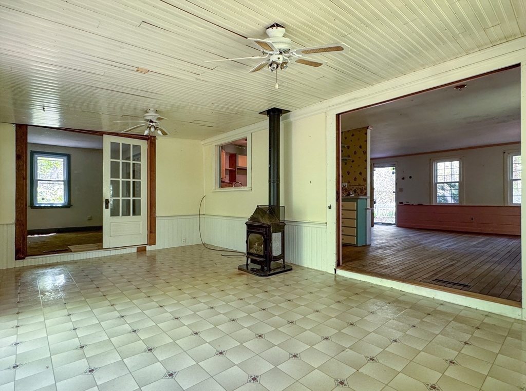 Barnstable, Massachusetts 02648, United States, 2 Bedrooms Bedrooms, ,1 BathroomBathrooms,Residential,Pending,127857