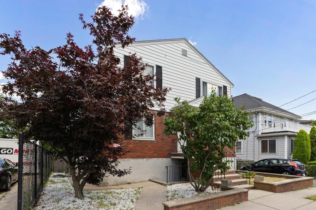 106 Barnes Ave