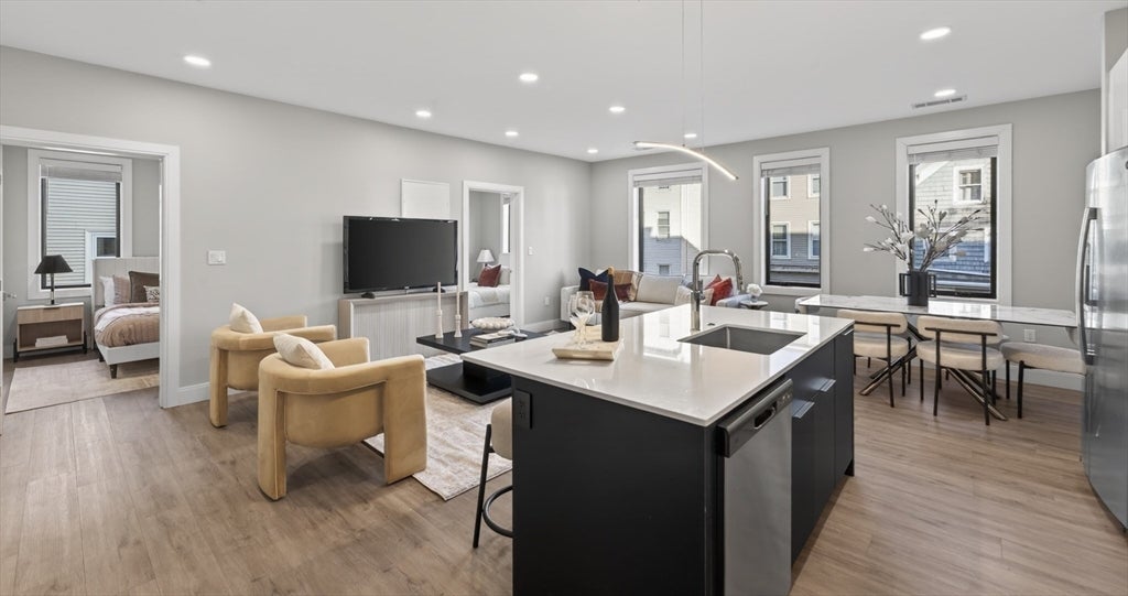 656 Saratoga St #205, Boston, MA, 656 Saratoga St #205, Boston, MA Photo #1