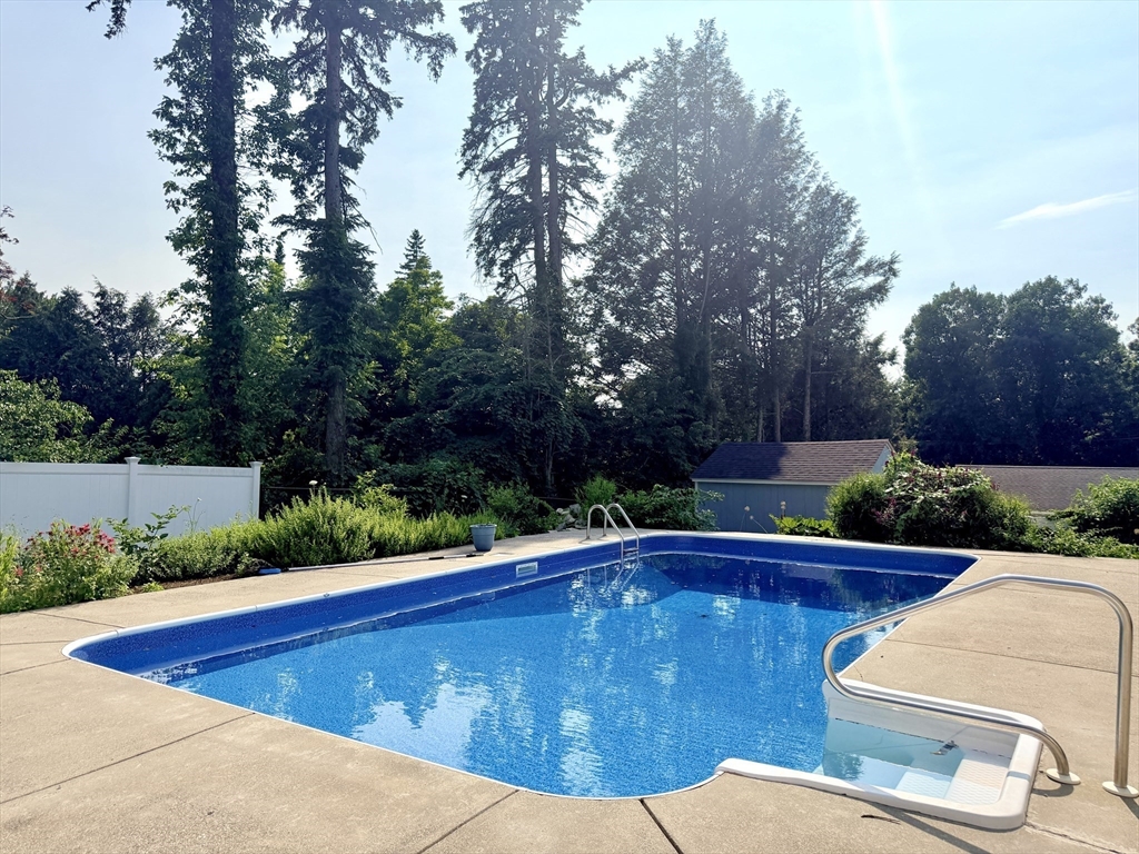 22 Pelican Ave