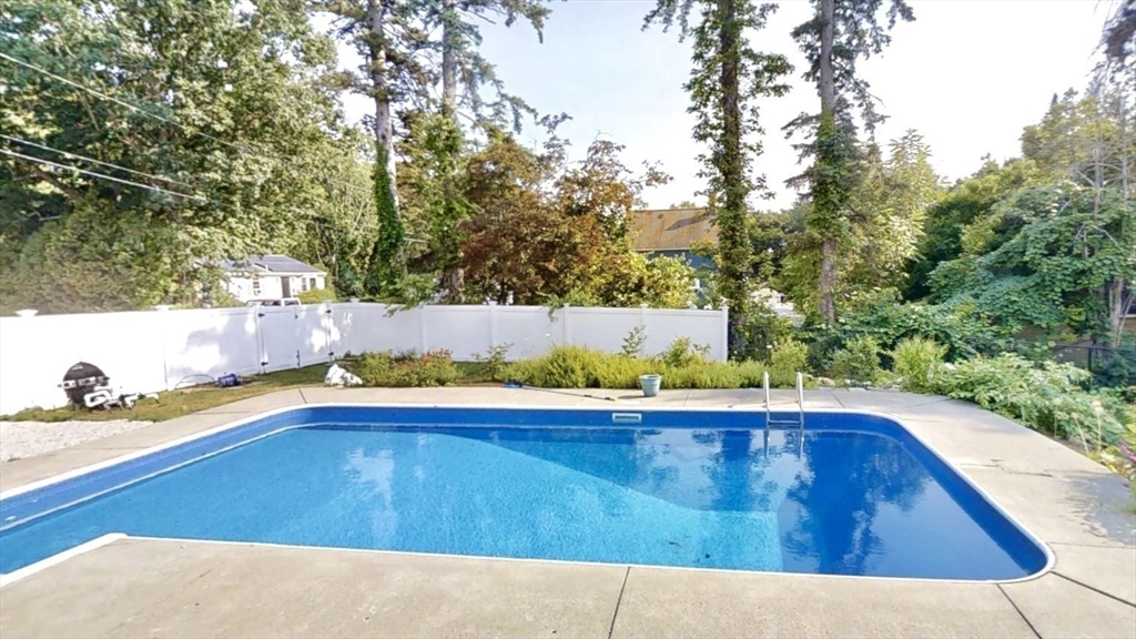 22 Pelican Ave
