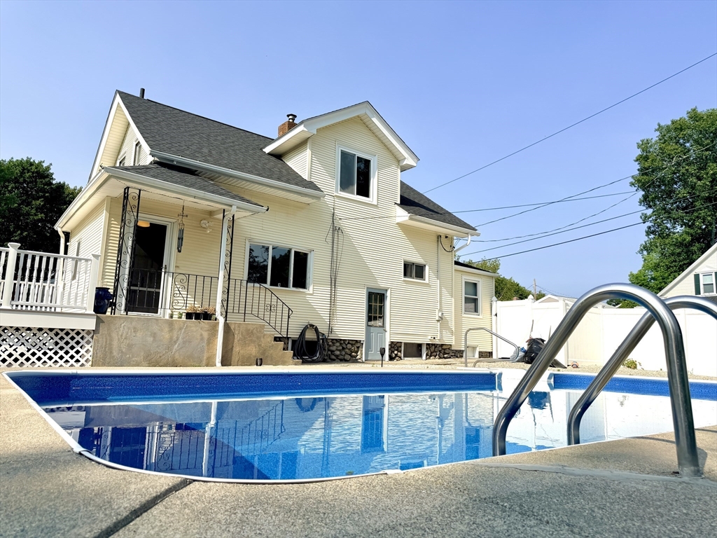 22 Pelican Ave