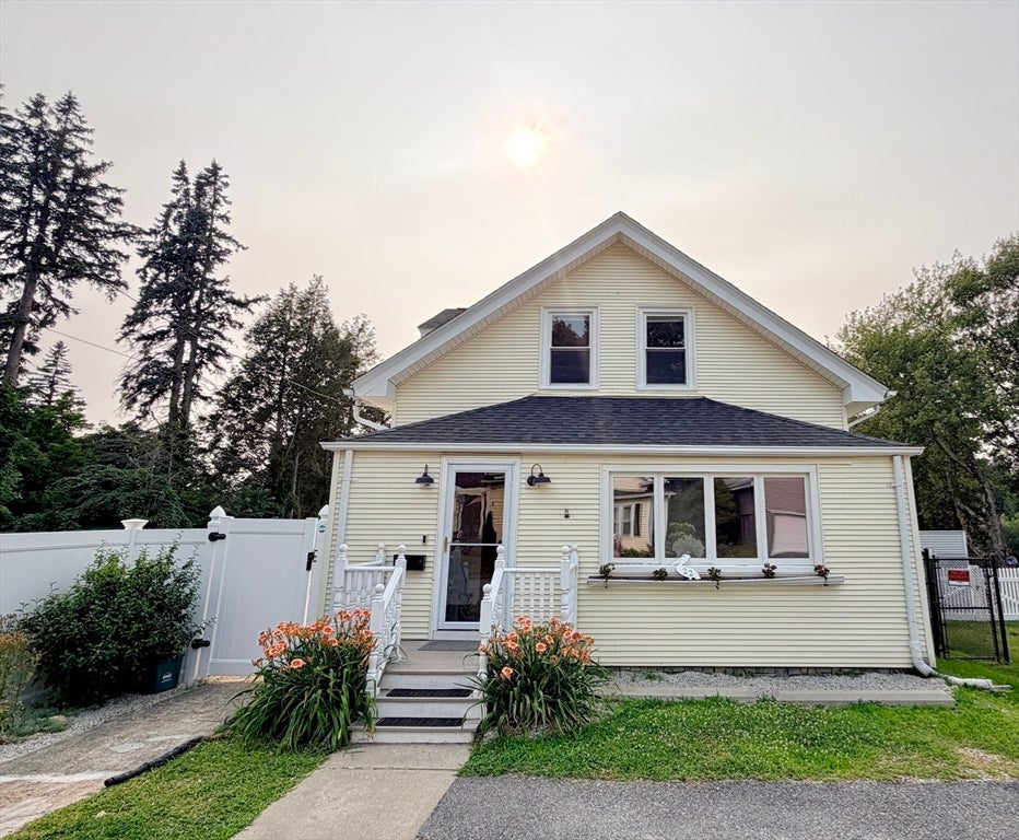 22 Pelican Ave, Worcester, MA, 22 Pelican Ave, Worcester, MA Photo #7
