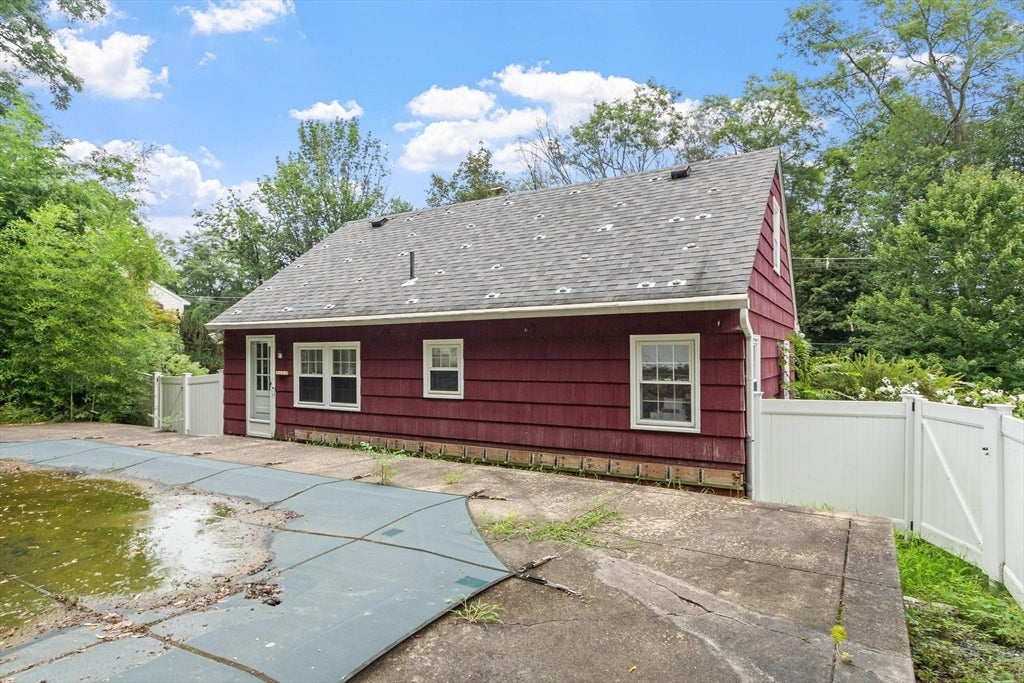225 Golden Hill Ave