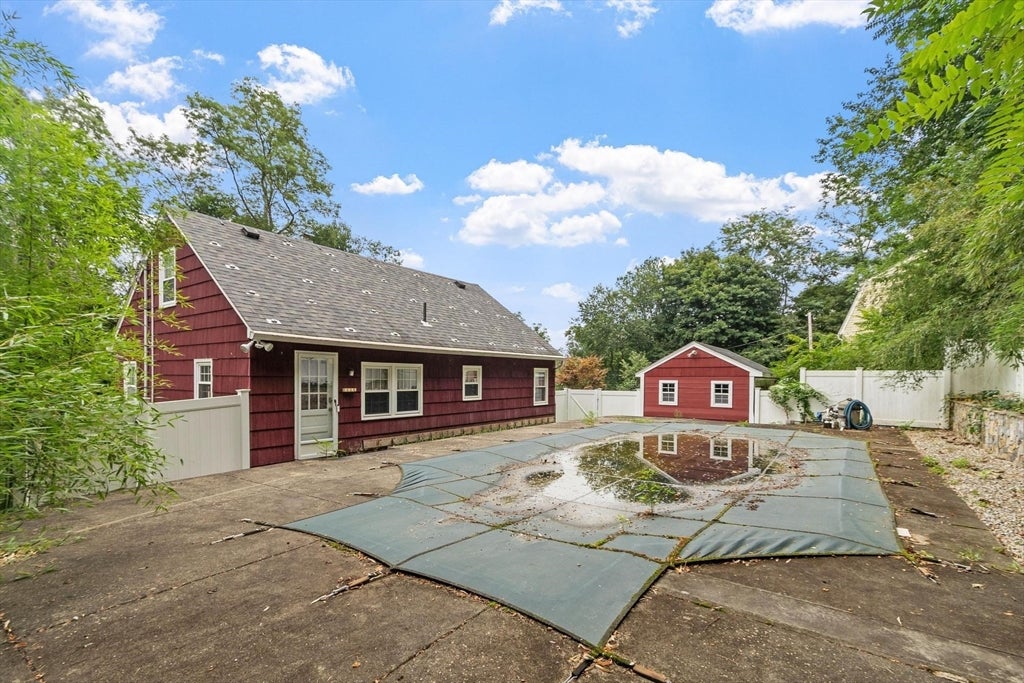 225 Golden Hill Ave