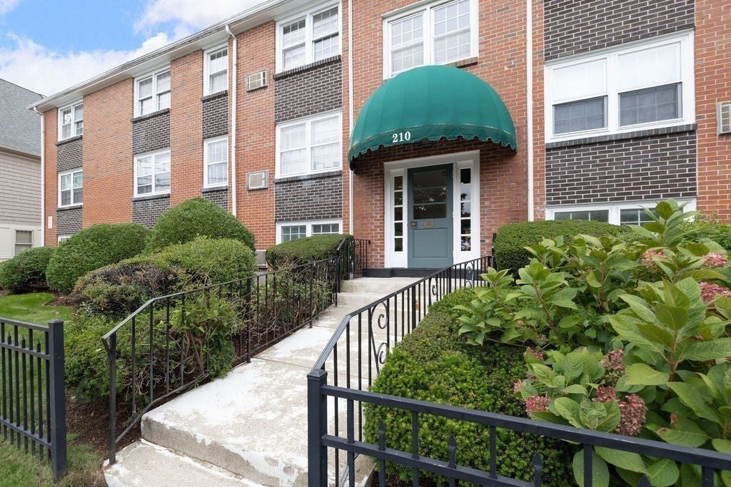 210 Hillside Ave #32, Needham, MA, 210 Hillside Ave #32, Needham, MA Photo #21