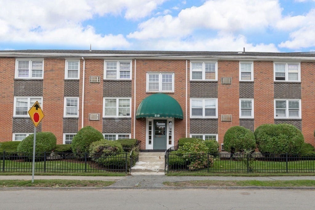 210 Hillside Ave #32, Needham, MA, 210 Hillside Ave #32, Needham, MA Photo #22