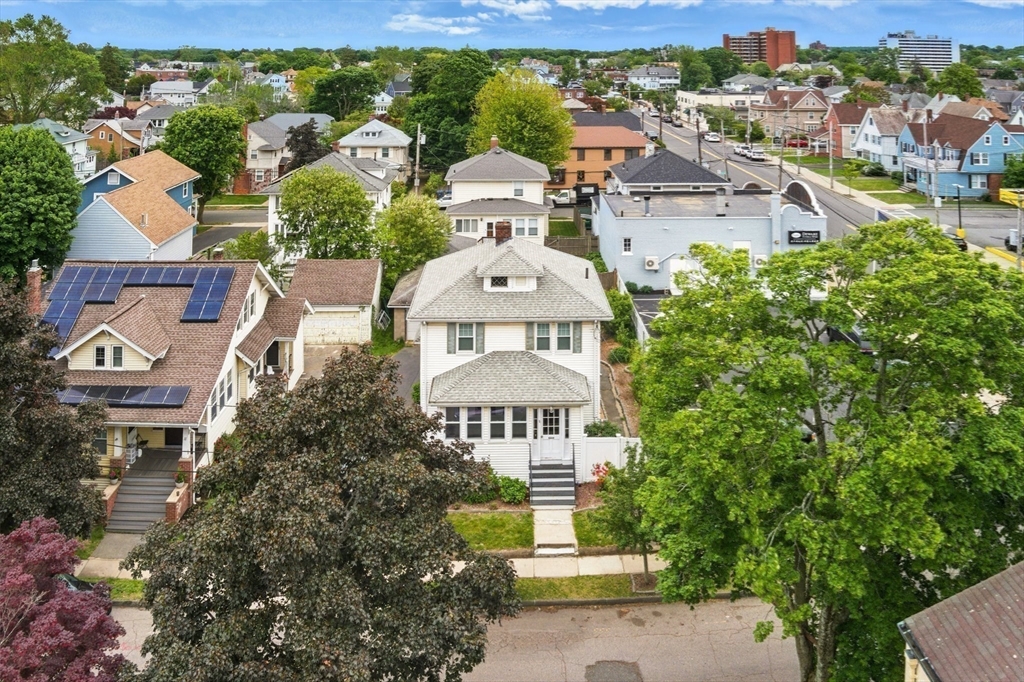 Quincy, Massachusetts 02171, United States, 4 Bedrooms Bedrooms, ,2 BathroomsBathrooms,Residential,Active,140385