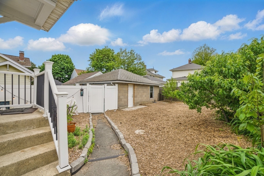 Quincy, Massachusetts 02171, United States, 4 Bedrooms Bedrooms, ,2 BathroomsBathrooms,Residential,Active,140385