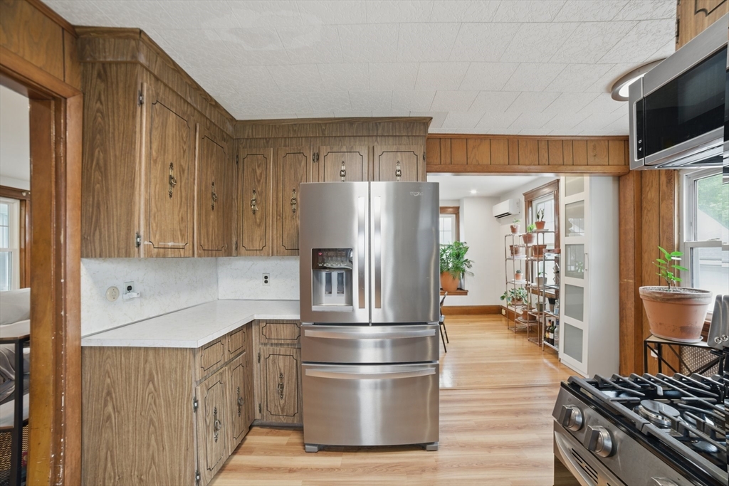 Quincy, Massachusetts 02171, United States, 4 Bedrooms Bedrooms, ,2 BathroomsBathrooms,Residential,Active,140385