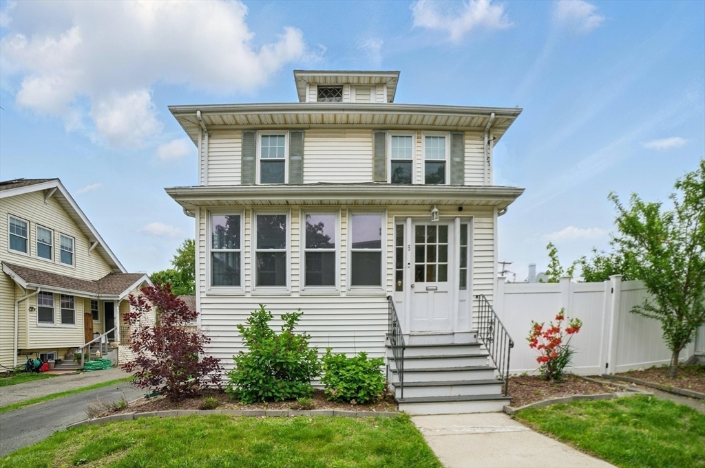 Quincy, Massachusetts 02171, United States, 4 Bedrooms Bedrooms, ,2 BathroomsBathrooms,Residential,Active,140385