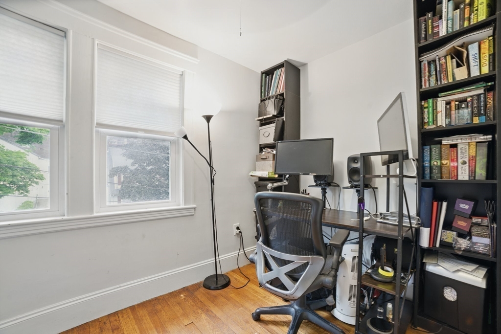 Quincy, Massachusetts 02171, United States, 4 Bedrooms Bedrooms, ,2 BathroomsBathrooms,Residential,Active,140385