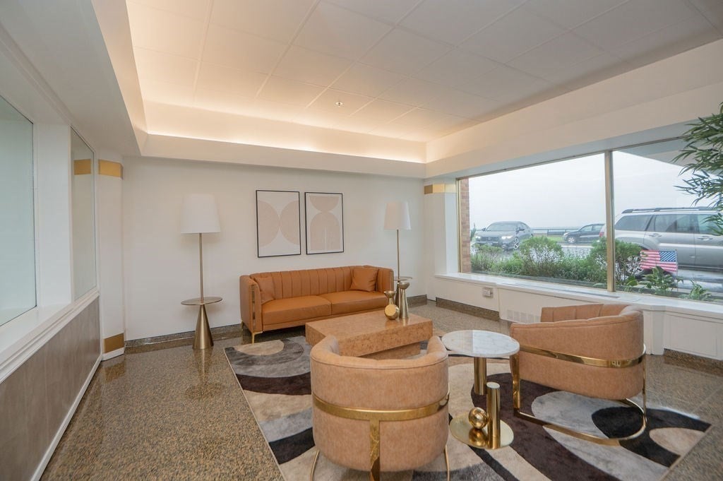 300 Lynn Shore Dr 903