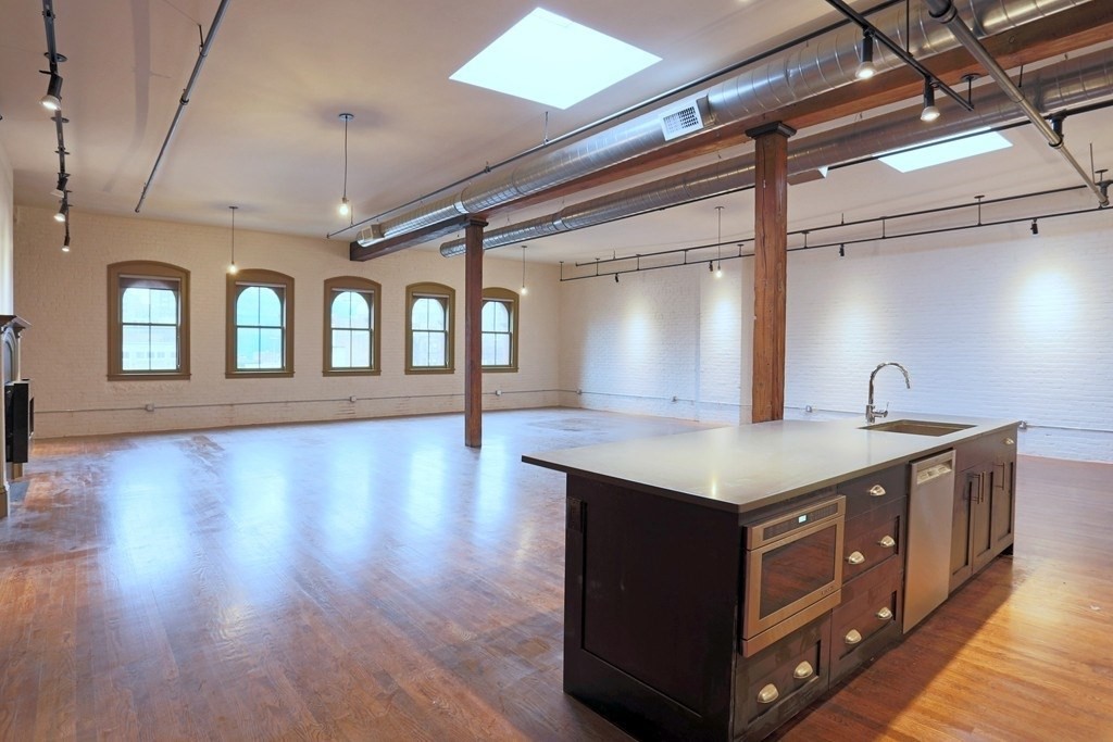 144 Lincoln Street 6