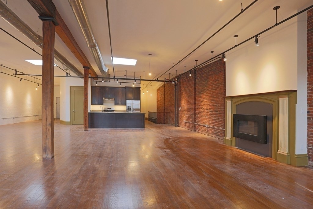 144 Lincoln Street 6