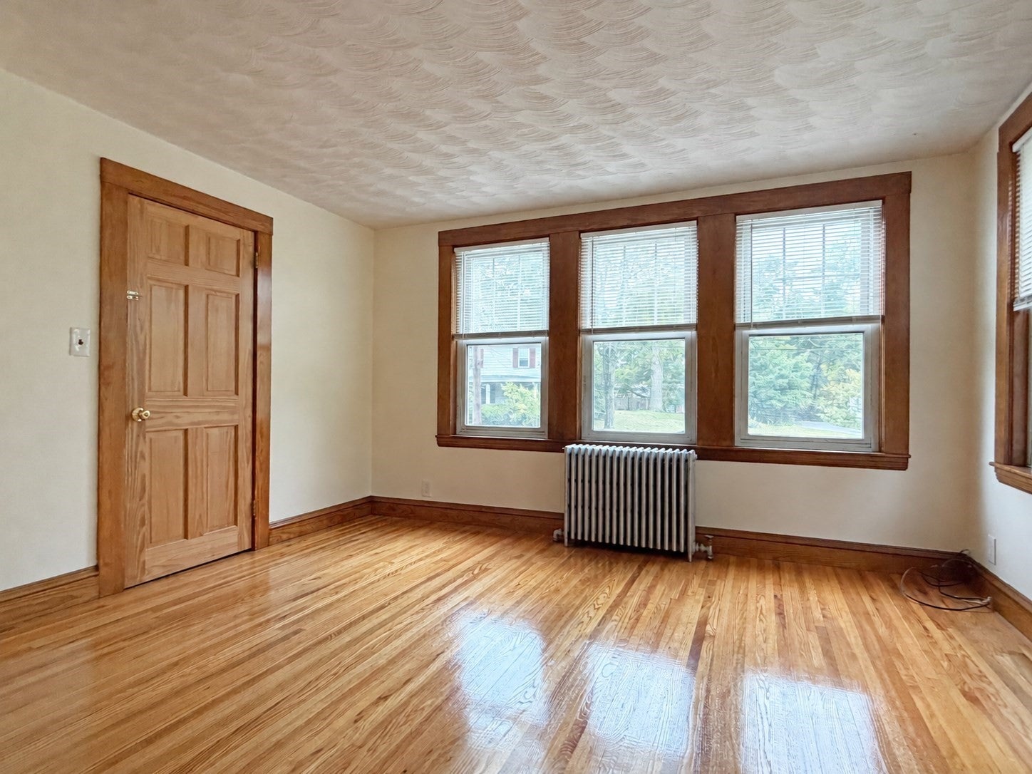 75 Dale St #1, Waltham, MA, 75 Dale St #1, Waltham, MA Photo #2