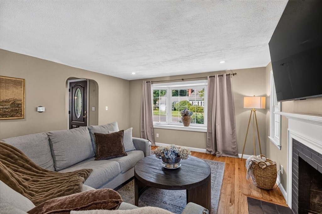 20 Westernview Cir, East Longmeadow, MA Photo #6