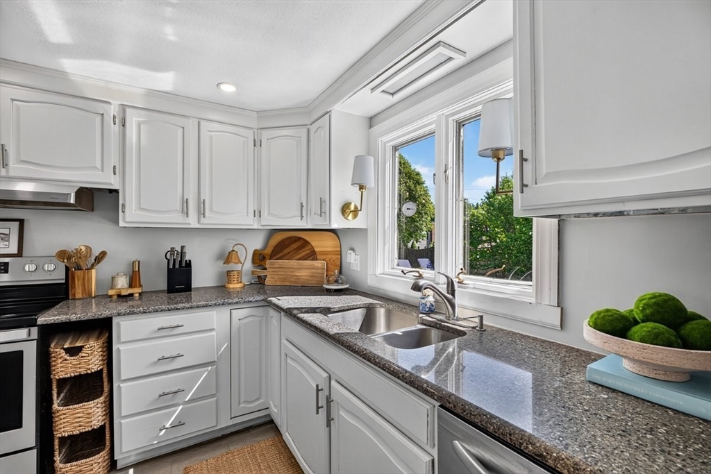 20 Westernview Cir, East Longmeadow, MA Photo #18