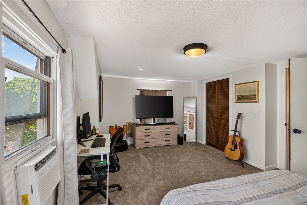 20 Westernview Cir, East Longmeadow, MA Photo #13