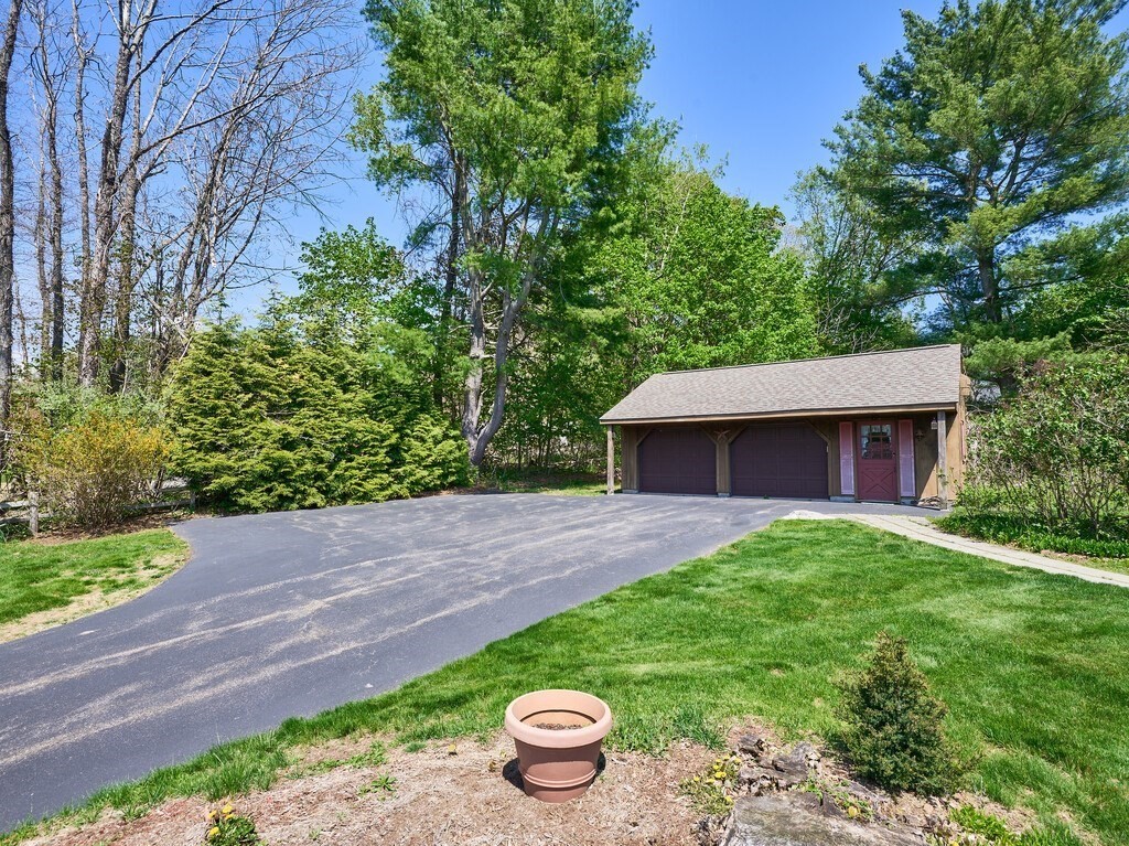 841 Dennison Dr