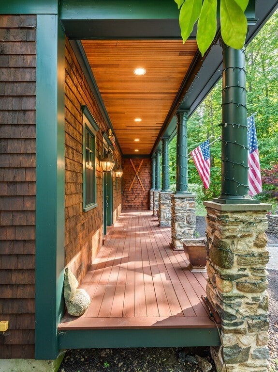 150 Mountain Rd