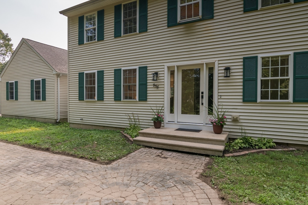 958 E. Pleasant Street
