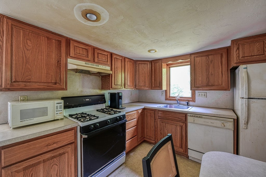 502 South St, Holbrook, MA, 502 South St, Holbrook, MA Photo #9