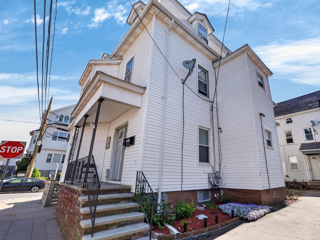 4 Coral St