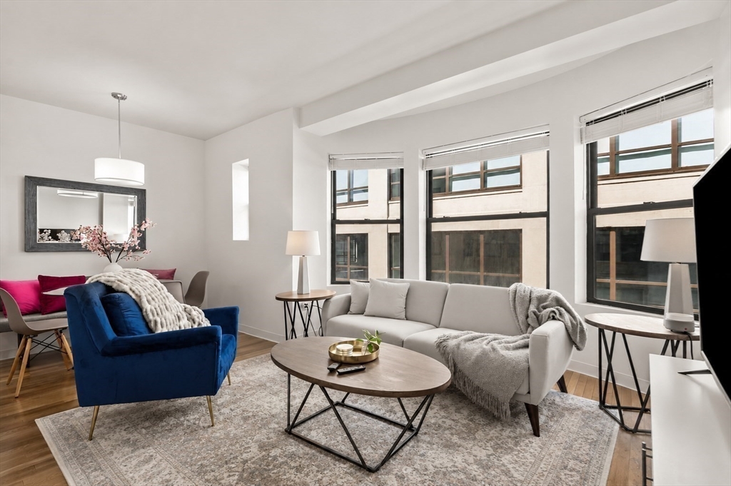 636 Beacon 502