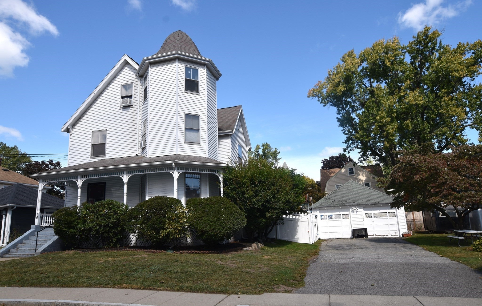 Photo of 10 Holly St, Watertown, MA