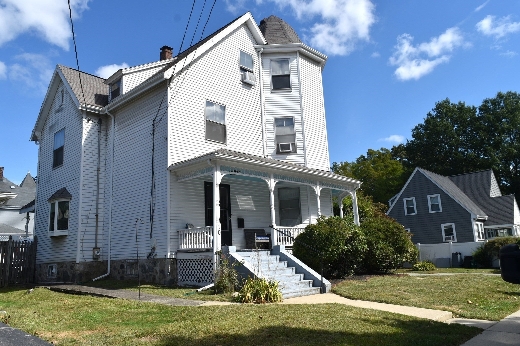 10 Holly St, Watertown, MA Photo #3