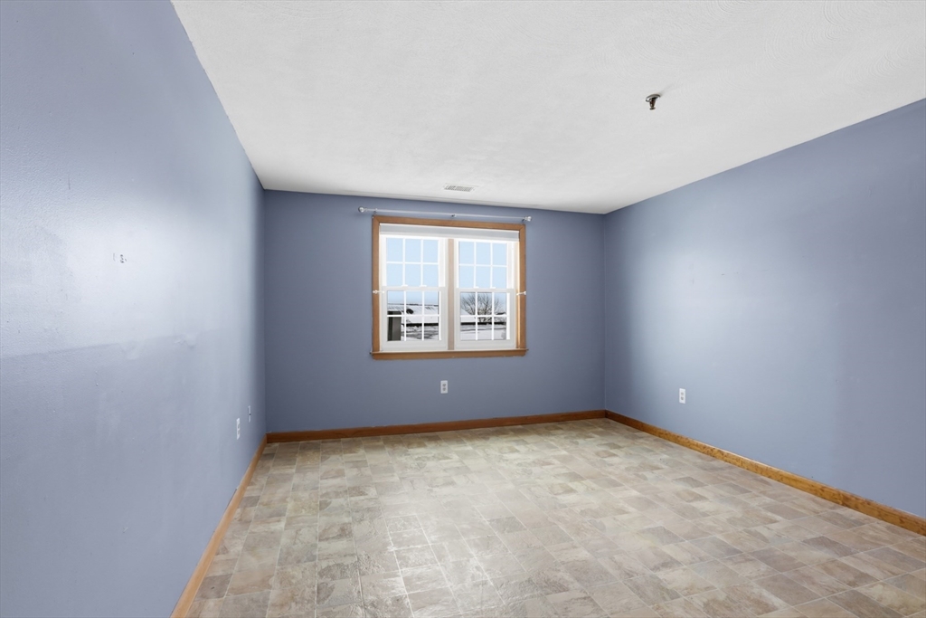 45 Christopher Dr 106