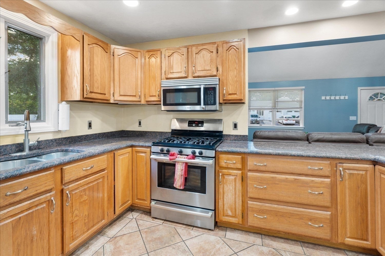 15 Crossman Ave, Attleboro, MA, 15 Crossman Ave, Attleboro, MA Photo #9