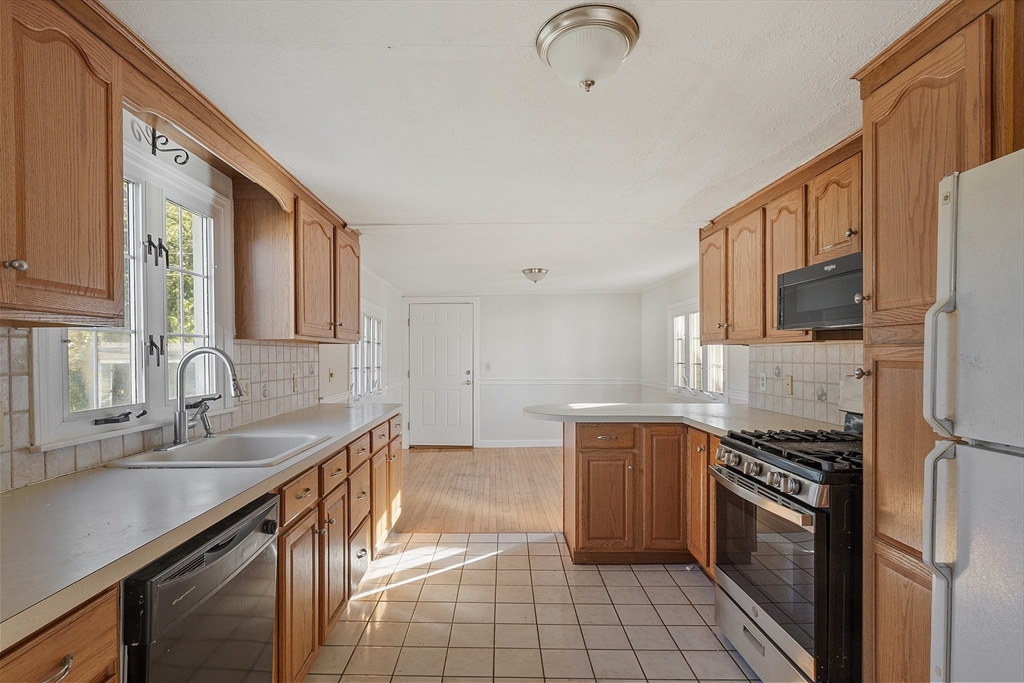 14 Greystone Ave 14