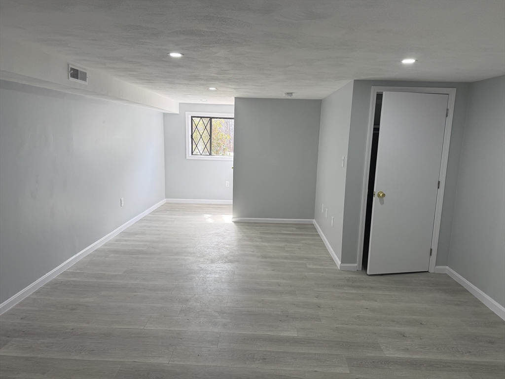 200 Farrwood Dr #200, Haverhill, MA, 200 Farrwood Dr #200, Haverhill, MA Photo #22
