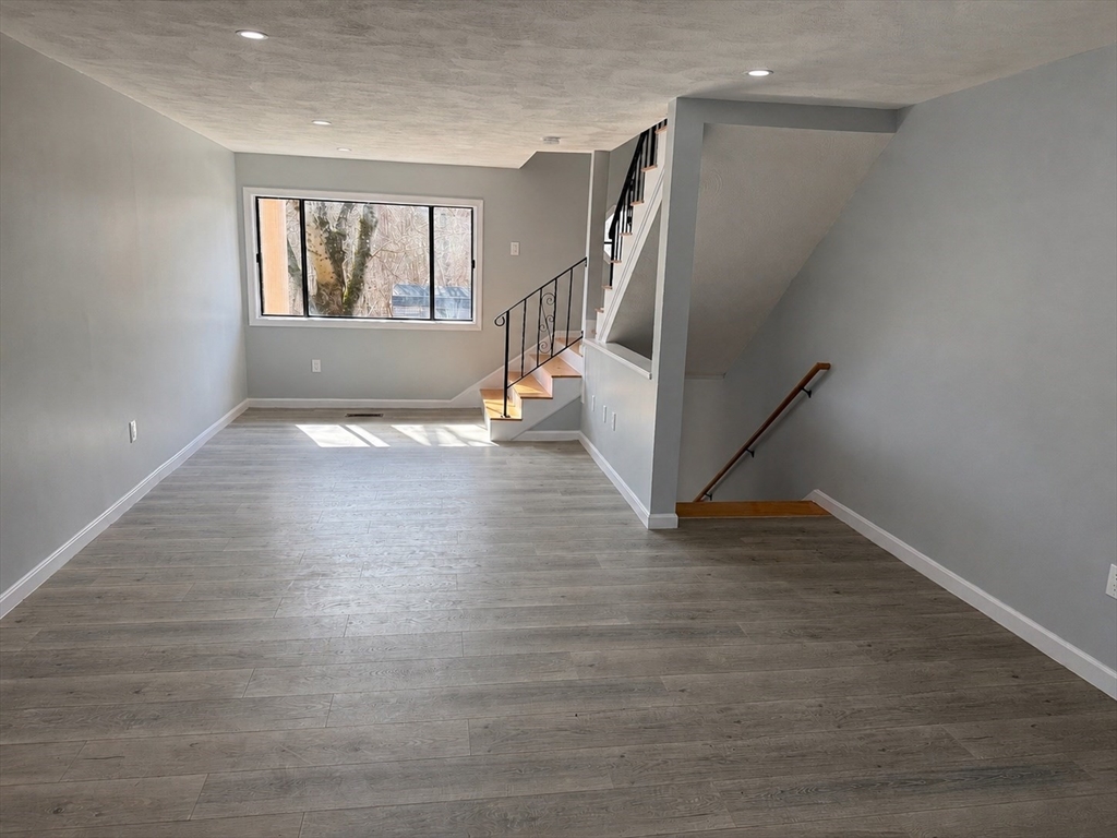 200 Farrwood Dr #200, Haverhill, MA, 200 Farrwood Dr #200, Haverhill, MA Photo #6