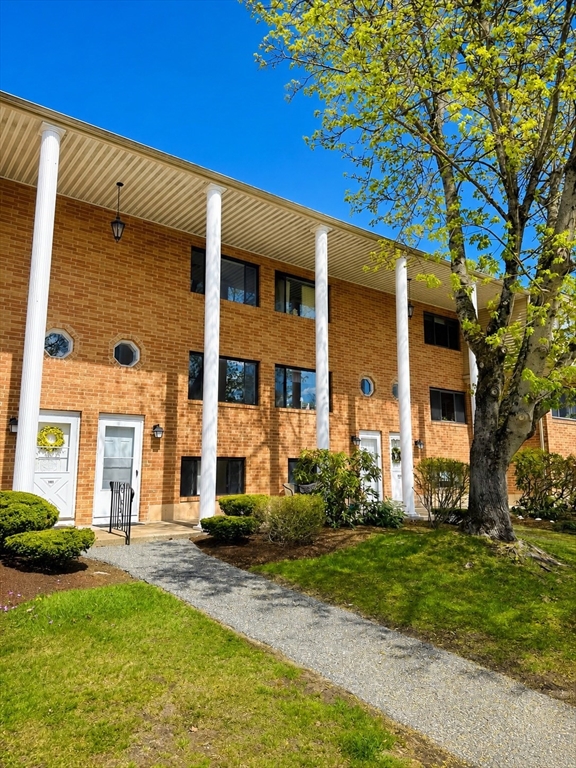 Photo of 200 Farrwood Dr, Haverhill, MA