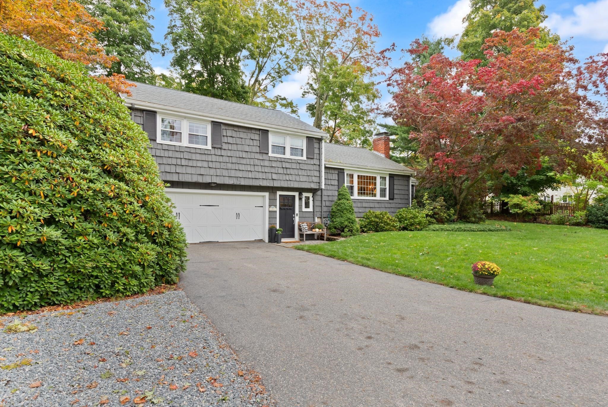70 Longview Road, Reading, MA Photo #2
