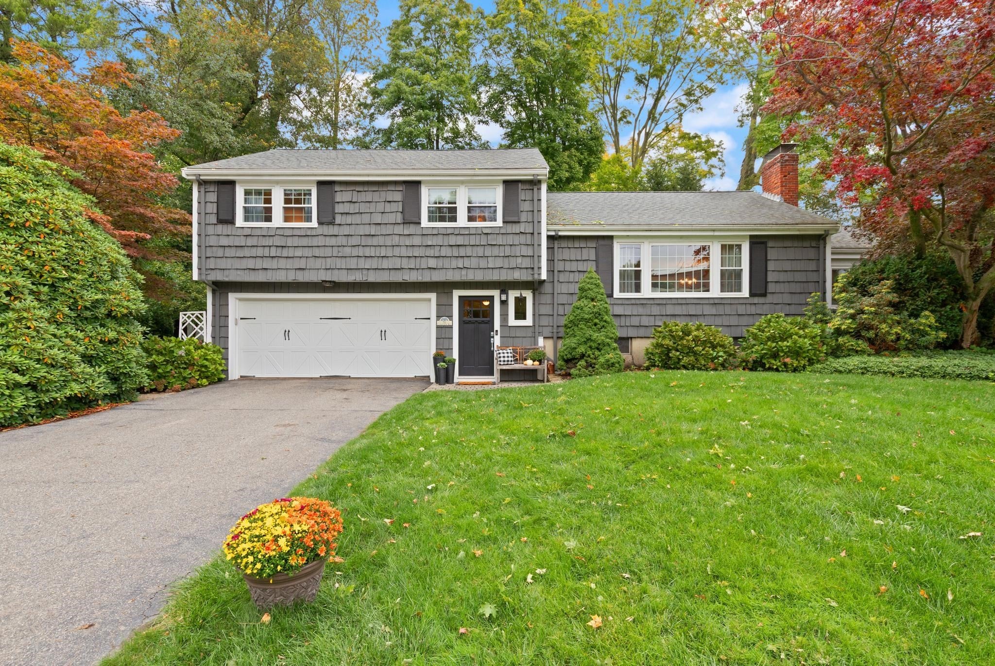 Photo of 70 Longview Road, Reading, MA