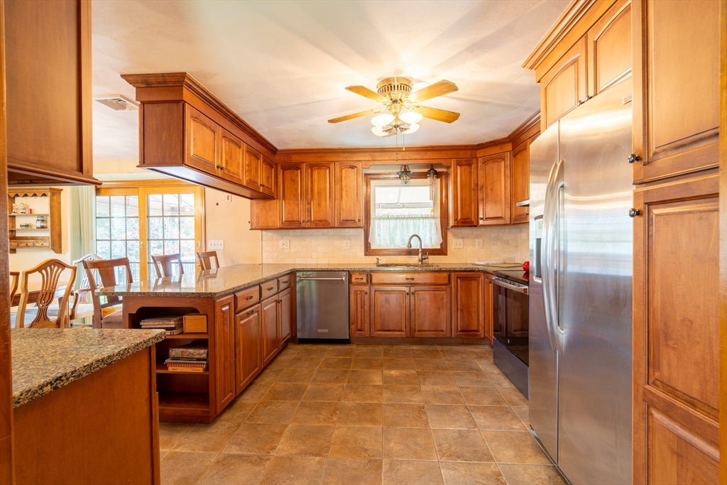 9 Kathleen Drive, Warren, RI, 9 Kathleen Drive, Warren, RI Photo #20