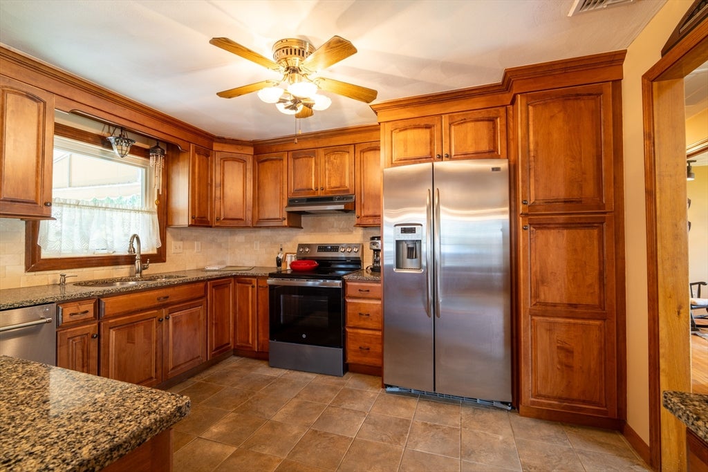 9 Kathleen Drive, Warren, RI, 9 Kathleen Drive, Warren, RI Photo #19