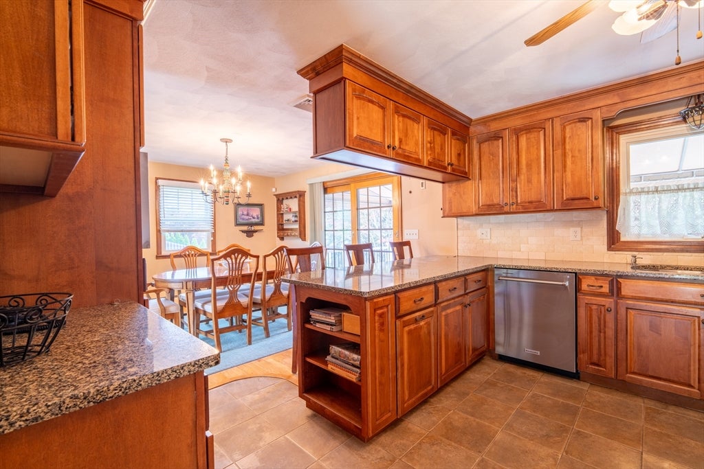 9 Kathleen Drive, Warren, RI, 9 Kathleen Drive, Warren, RI Photo #21