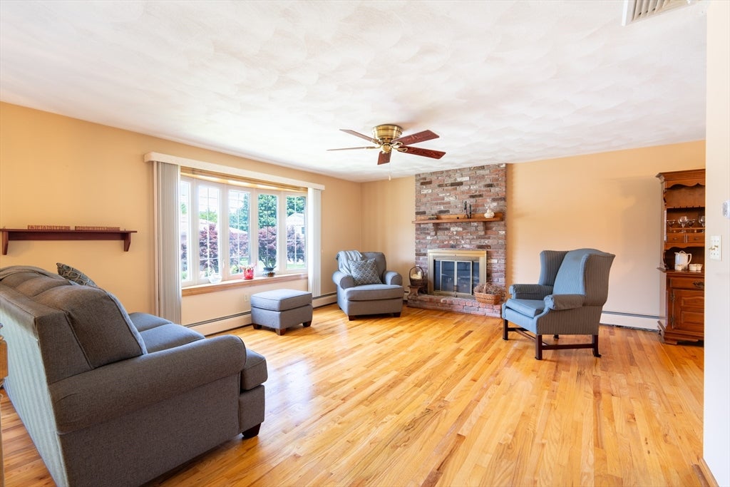 9 Kathleen Drive, Warren, RI, 9 Kathleen Drive, Warren, RI Photo #12