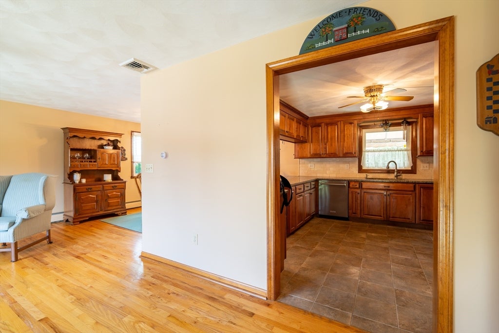 9 Kathleen Drive, Warren, RI, 9 Kathleen Drive, Warren, RI Photo #11