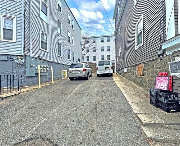 122 Foster Street