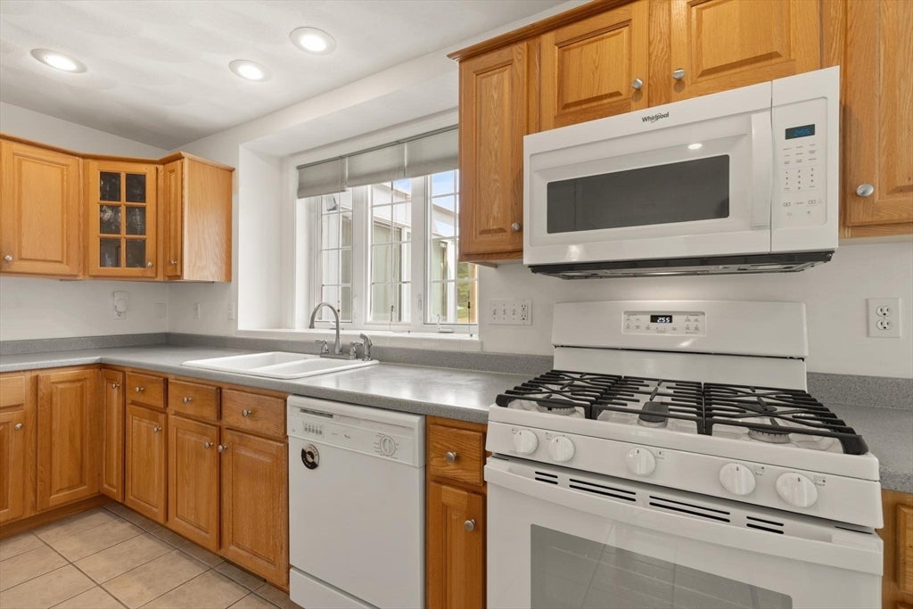 29 Hadley Road, Pepperell, MA, 29 Hadley Road, Pepperell, MA Photo #6