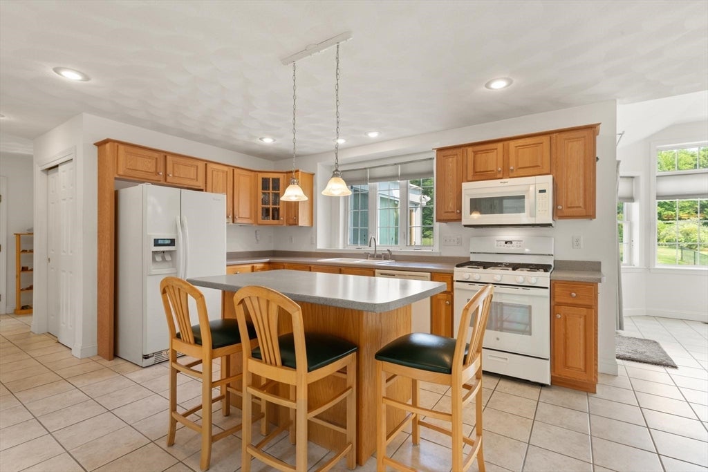 29 Hadley Road, Pepperell, MA, 29 Hadley Road, Pepperell, MA Photo #3