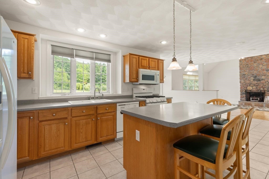 29 Hadley Road, Pepperell, MA, 29 Hadley Road, Pepperell, MA Photo #5
